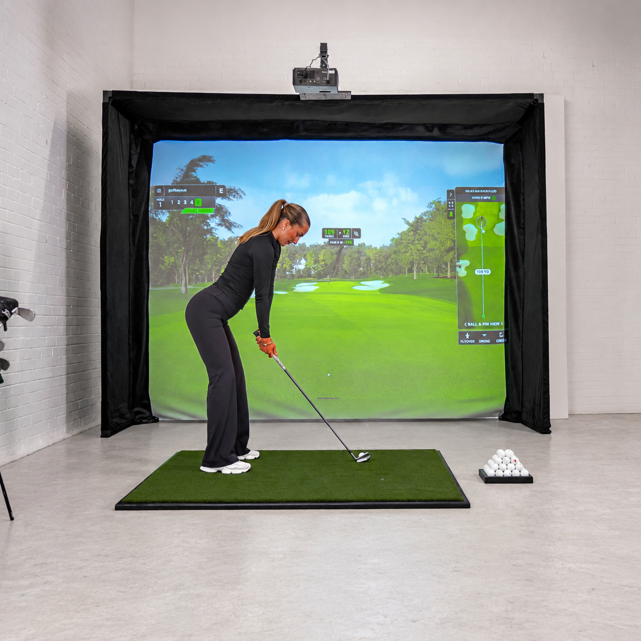 GolfBays Lux golf simulator slaginnhegning
