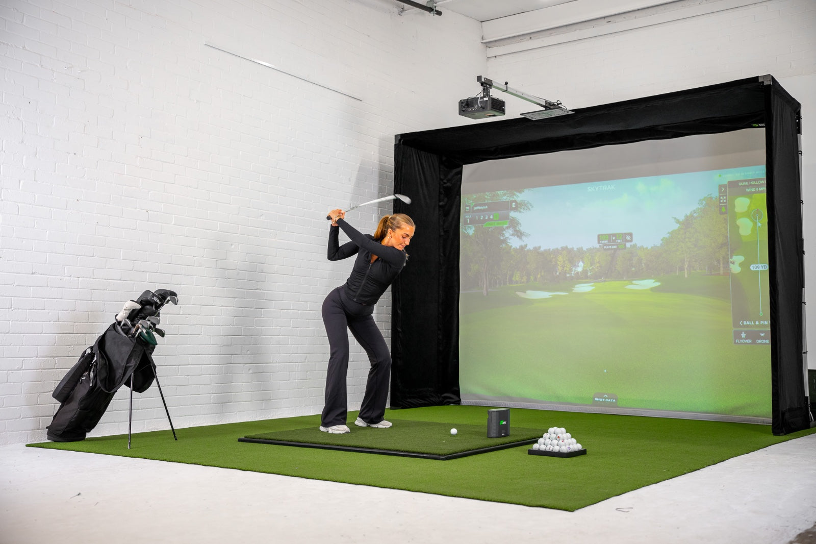 GolfBays Lux golf simulator slaginnhegning
