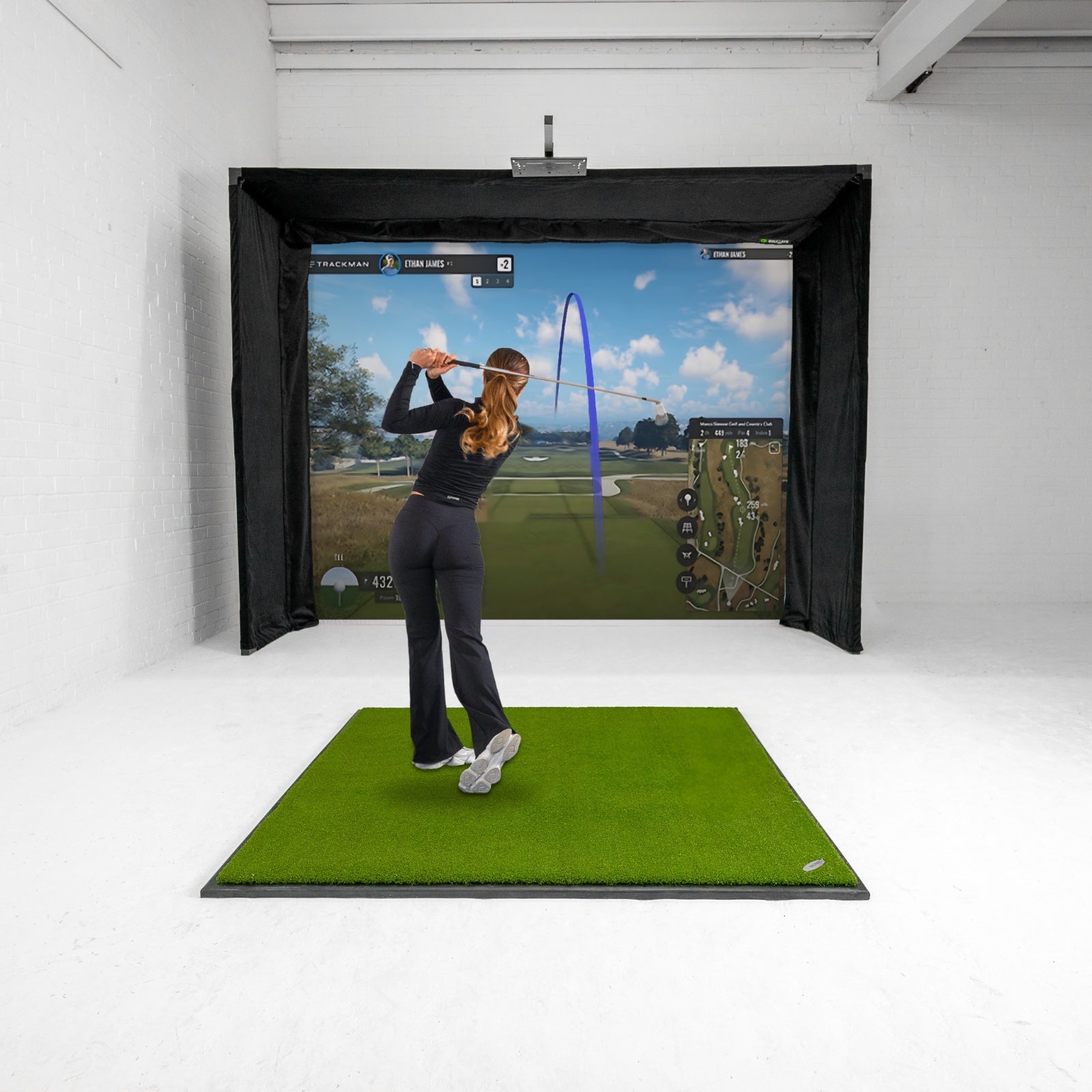 GolfBays Lux golf simulator slaginnhegning